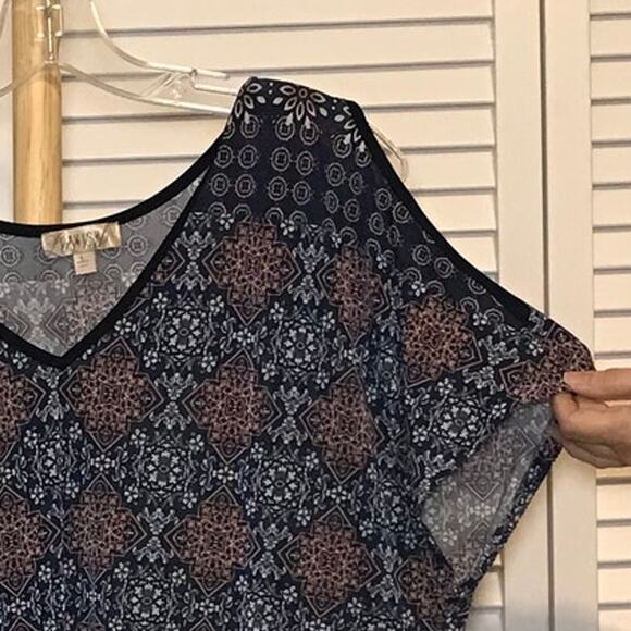 Lavish Geometric Stretch V-Neck Cold Short Sleeve Blouse L - Picture 5 of 5